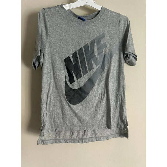 Nike Tee T-Shirt Big Logo Swoosh on Front - Picture 1 of 11